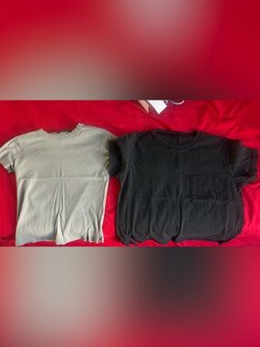 Brandy Melville Short Sleeve Tee - Black and Light Green